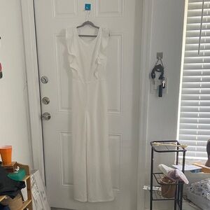 Elegant White Sleeveless jumpsuit